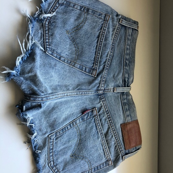 Levi’s 501 medium wash shorts - Picture 6 of 7